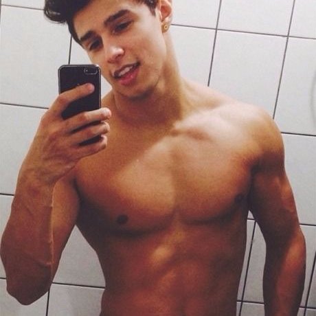 Cxfch24Fig's profile picture. EEUU