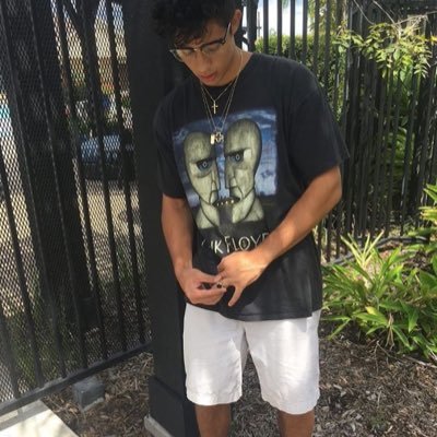 nameisconnnor's profile picture. bi:o