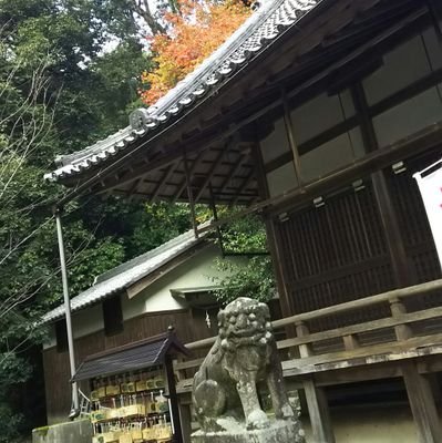 延喜式内名神大社　忍海郡郷社
火の神様と笛・音楽の神様をおまつりする葛木坐火雷神社(笛吹神社)の公式Twitterです。先ずは公式ウェブサイトをご覧の上、お問い合わせやお参りに関するご相談はお電話でお願い致します。