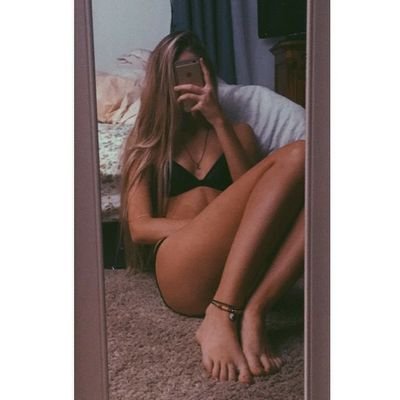 Camiharron_rpg's profile picture. you are my cup of tea.