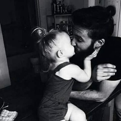 Ironic_am's profile picture. كلام كتير عكس بعضه ، كبر دماغك الحياة بتمشي..