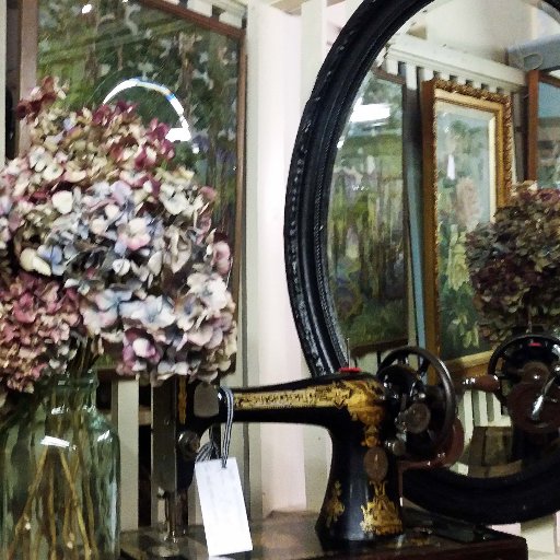 raven_vintage's profile picture. Raven House - Gallery of Antiques and Vintage, Interiors, Textiles, Art and Design.