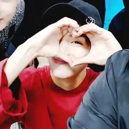 7PVZH's profile picture. .