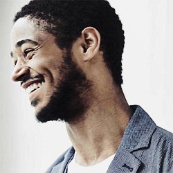 First Spanish & English source for news and pictures of talented actor Alfred Enoch. We're NOT Alfred. We're just fans running a site for fans!