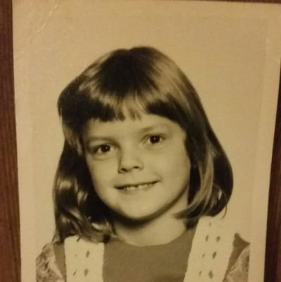 Wife, mum, granny, primary school headteacher, parkrunner, walker, holiday lover, cosy crime reader.