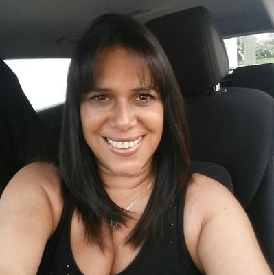 carolinarojasa4's profile picture. Ingeniero... me desenvuelvo en el mundo financiero....y me envuelvo en el mundo de mamá... hija..hermana...amiga...y en mi afición de escribir...