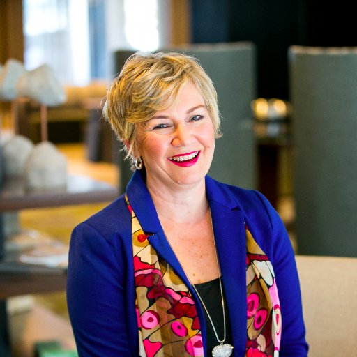 Daphneclark33's profile picture. Founder TOTALHEALTHEO  ▷ Diamond Leader with  doTERRA Essential Oils  ▷ Guide for Natural Living + Biz integration  ▷ Mama of 4 💕 JOIN US 👉🏻