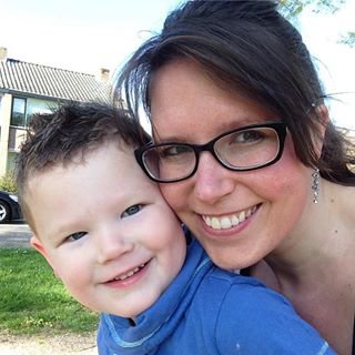 DorinevanLoon's profile picture. Getrouwd met Tony. Baasje van Baloe, Kyra en Zoë. Meester in de Rechten, namelijk afgestudeerd Notarieel Recht. Voor altijd Christen.