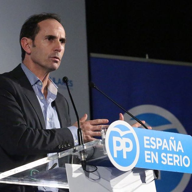 Padre y Político. Las dos Ps que llevo con orgullo de ser del PP. Diputado en el Congreso.