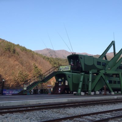 오늘 어떻게 살아갈것인가? 살아온 과정을보면 살아갈 과정이보이게 돼지않는가 ! 내가 살고있는 오늘은 누군가에게는 그렇게 살아있고싶어했던 내일이었지 않은가?오늘을어떻게 살아갈것인가?