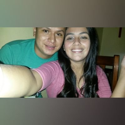Antes de conocerla, crees que eres feliz, pero es cuando llega que comprendes lo que es tocar el puto cielo con la punta de los dedos. 
F💜