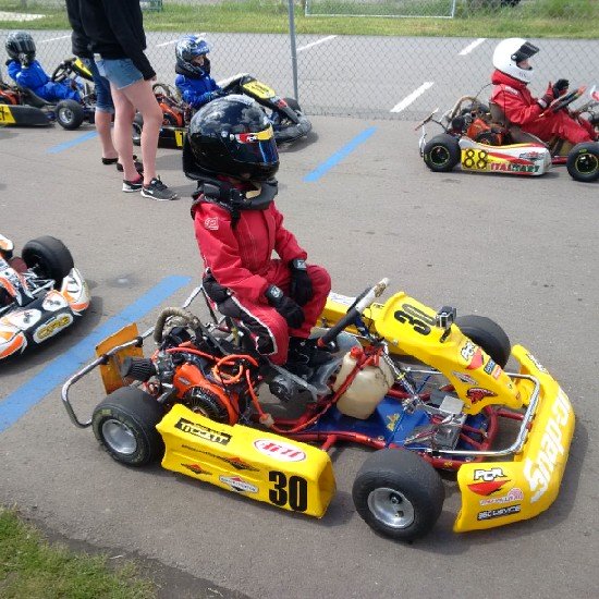 Englishman in Canada - Golf instructor, Gooner, Soccer coach and Karting Dad. Proud Husband and Dad of 2 boys. My battle with crohns continues.....