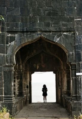 Admirer of ironies | Lover of stories. Can't decide between tea/coffee, mountains/beaches.
