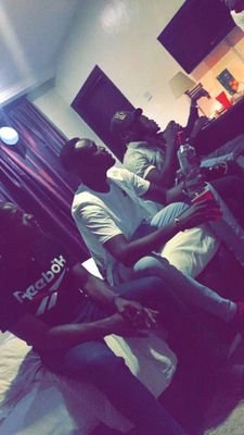 baz_E's profile picture. stay trill👌