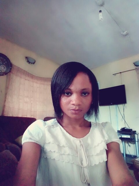 An hair stylist,a marketer and lyk 2 be myself.