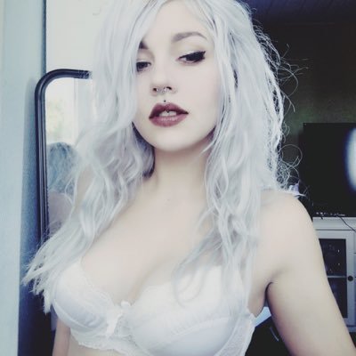 🇫🇷Model for Stylerotica & Suicidegirls 👾VideoGame 💉Inked ❤️Taken 📸🎨🍕🍙🥑🍵🐙🌺🎮👫 IG: MadAliceLiddell