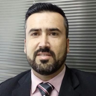 jeanrgquaresma's profile picture. Advogado, músico amador e louco por futebol!!