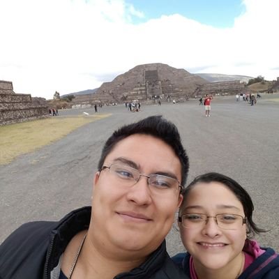 Contrata a los mejores y déjalos hacer lo que saben. Si no, contrata a los más baratos y que hagan lo que tú dices... Warren Buffet
