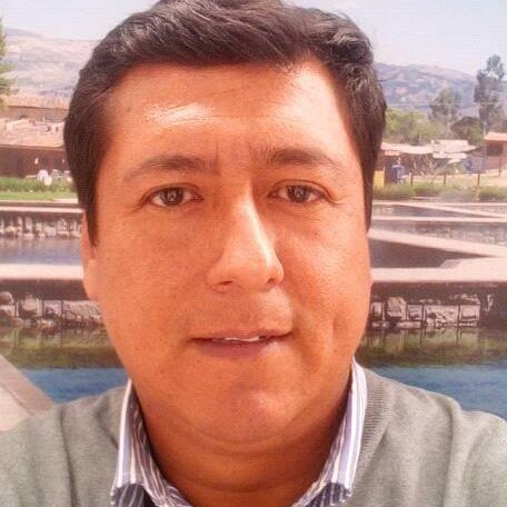 Papá de Franco, esposo de Maru. Educador, escritor, buscador incesante de un mundo más justo y equitativo para todas y todos.