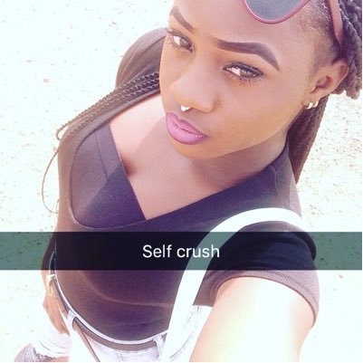 Etzqueenzy's profile picture. 