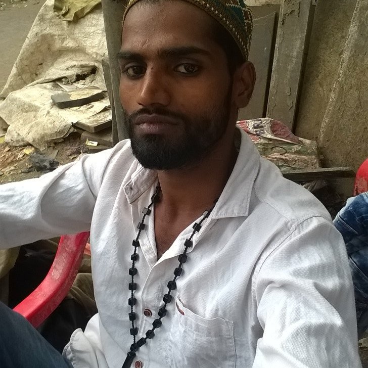 khansknaeemkhan's profile picture. zindagi golzar he