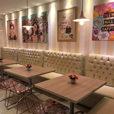 Sacré cafe et boutique (reposteria/galeria/cafe/restaurante) siguenos en instagram : @sacrebaq Direccion: Cra 53 No.75-98 ~ info y reservas: 3043392404