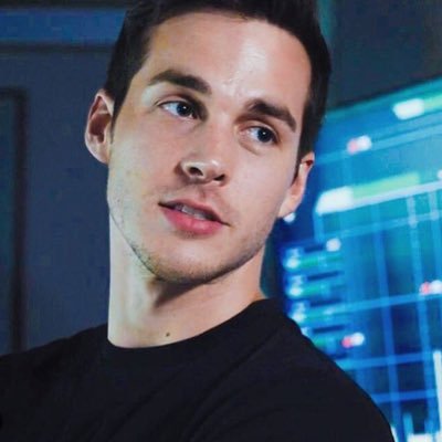 Atticus_Simpson's profile picture. My sister made it big. I caused trouble.