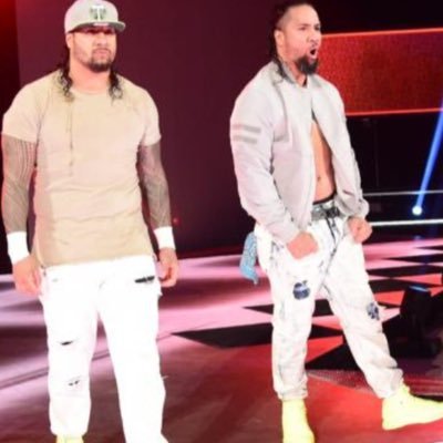 I love the usos fave tagteam tru tagteam and the best tag team ever WWE other tag teams think they're better they're not the usos will forever be the best😍👑💯