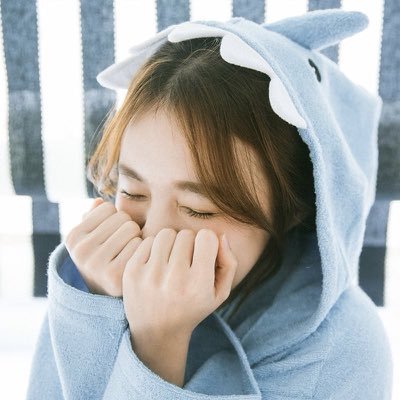 BEWITHHONEY's profile picture. 29 | Happiness comes in waves 🌊🌴💙 ー HIGHL💡GHT