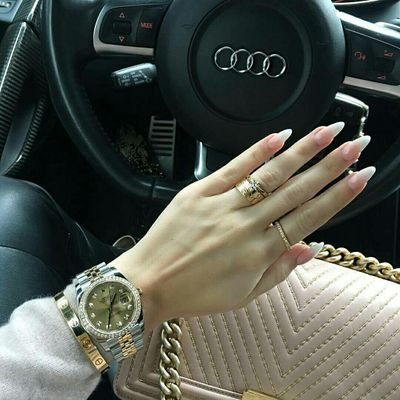 BatoolAlqadoume's profile picture. Toto