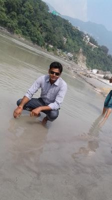 बहुत आसान है पहचान इसकी . . . अगर दुखता नहीं तो दिल नहीं है!!