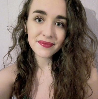 • I make a promise that one day I would see you and I would shake you in your arms, I love you @onedirection and @zaynmalik• Nono Déborah Oriane et Claire