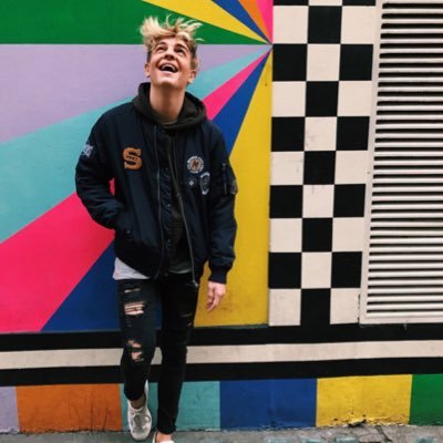 Where to buy @FreddyParker98 clothes from because he's the best dressed person ever. Main account @FreddyPUpdates DM me suggestions.