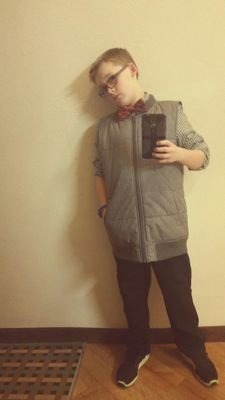 Yo it's your boy BILLY I love sports and movies that's it😂😂😂
