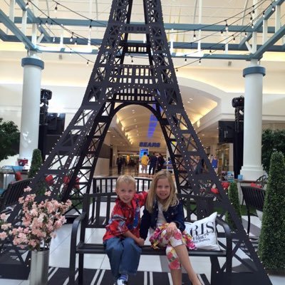 janelleleckie's profile picture. 