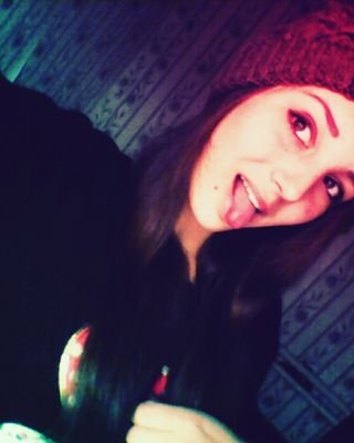 lena330019's profile picture. 