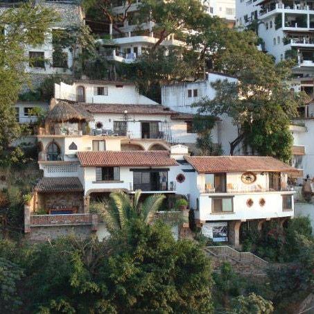 Bed and breakfast with breathtaking views and authentic charm in la Zona Romantica de #puertovallarta. La vista de tus sueños.