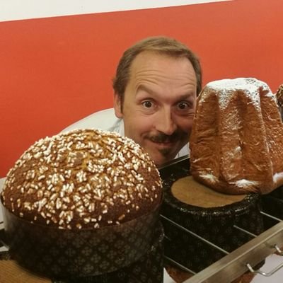 Pasticcioccolatiere per vocazione e professione, sciatore (e un po' tennista) per passione e per diletto, ma soprattutto godereccio altruista per natura