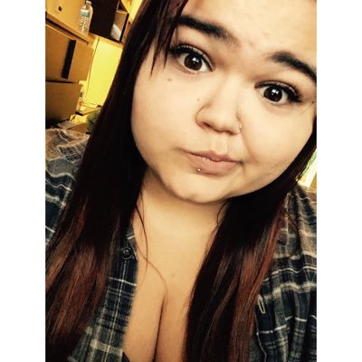 xSimplyMandy16's profile picture. 19 years young 🌸 College Student 📘Future Educator 👶🏼👦🏽👧🏻