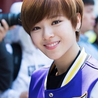 「17 ; 1.63」〔Cᴀsᴀ: Suzakuzoku.┇Cᴜʀsᴏ﹕Medio. 9º. 〕【Buscadora de Quidditch.】┇► COURAGEOUS.《❝El miedo solo sirve de barrera a tus sueños.❞》 「#Mahoutokororp」