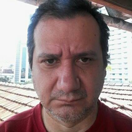 Exige muito de ti e espera pouco dos outros. Assim, evitarás muitos aborrecimentos.(Confúcio).