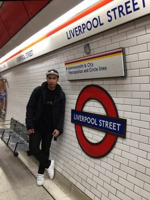 Ordinary Guy with extraordinary things, announcing @101jakfm , hosting @ENews_NET ,wearing @adidasoriginals ,supporting @LFC, listening to @oasis