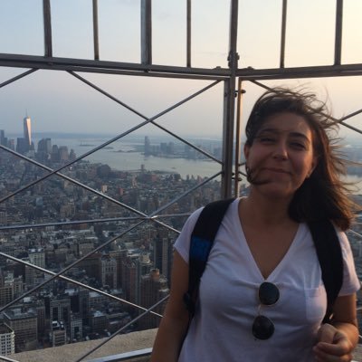 Ne tuhaf ki dunyada bunlari bilen çok.Ama cehenneme götüren cennetten hiç kaçan yok.