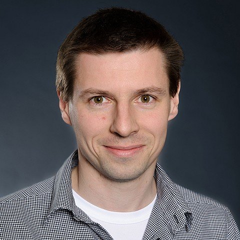 pmacko's profile picture. Krotiteľ reklamných systémov, programátor, bojovník za práva ľudí v technologických časoch, občasný cyklista a víkendový fotograf v jednej osobe.