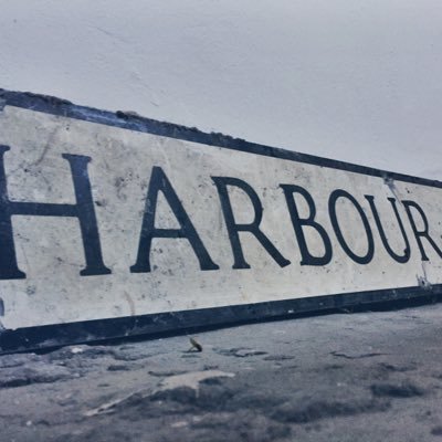 Harbour Lane Studio - a gallery studio shop run by illustrator Tori Gray