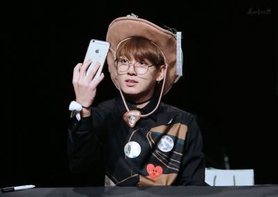btsjungkook's profile picture. BTS's Jeon Jungkook roleplayer • 97 L • Follow the real one @BTS_twt