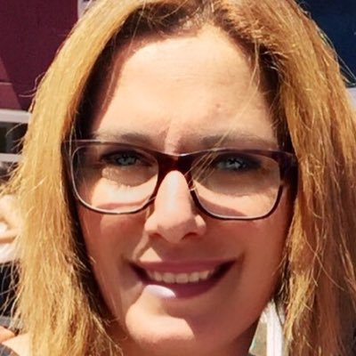 Flaca Ardilla, emprendedora desde el utero, social, enfocada, aclelerada ritmo raro pero segura,día a día, con entusiasmo y constancia siempre llegar a la meta!