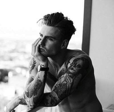 Wolfftty's profile picture. ⅩⅩ.   Eχ–SΙγτhεrιη. 〖Nσrυεgα ↣ Lσηdrεs.〗  ↣Lιςαητrσρσ.↢.  【Dεραrταmεητσ dε ℳιsτεrισs.】  ↪ℳσrτιfαgσ.↩.  ｢#Oχ.｣