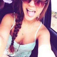 helenenaomi221's profile picture. 