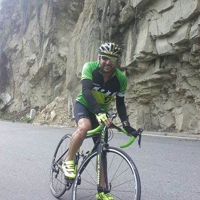 cada brazada, cada pedalazo y cada zancada me hacen feliz. IRONMAN 70.3. Cuenta de opiniones personales. Siganme los buenos. CEO https://t.co/CH3PSLAk48